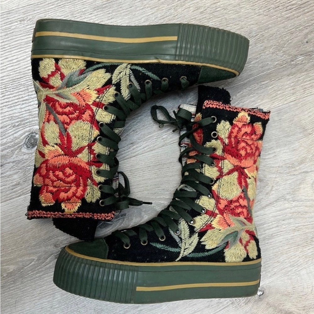 In search of Johnny Was /Biya high top embroidered sneakers